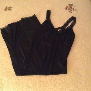 Black Full Slip: NWT